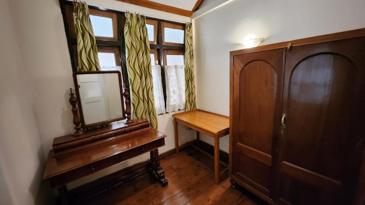 דרג'ילינג Ivanhoe Hotel מראה חיצוני תמונה