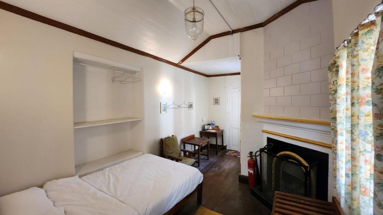 דרג'ילינג Ivanhoe Hotel מראה חיצוני תמונה