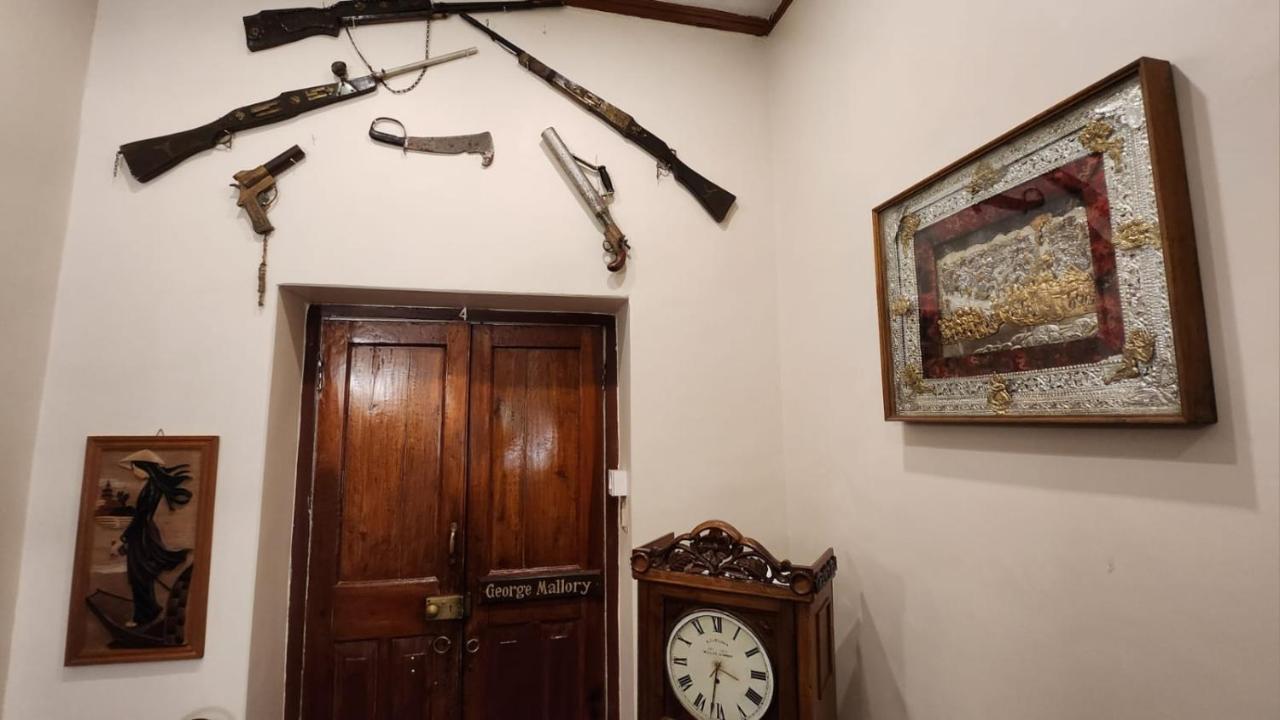 דרג'ילינג Ivanhoe Hotel מראה חיצוני תמונה