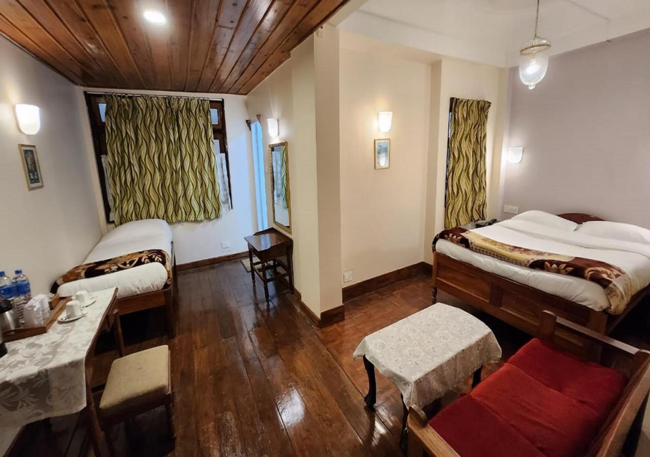 דרג'ילינג Ivanhoe Hotel מראה חיצוני תמונה