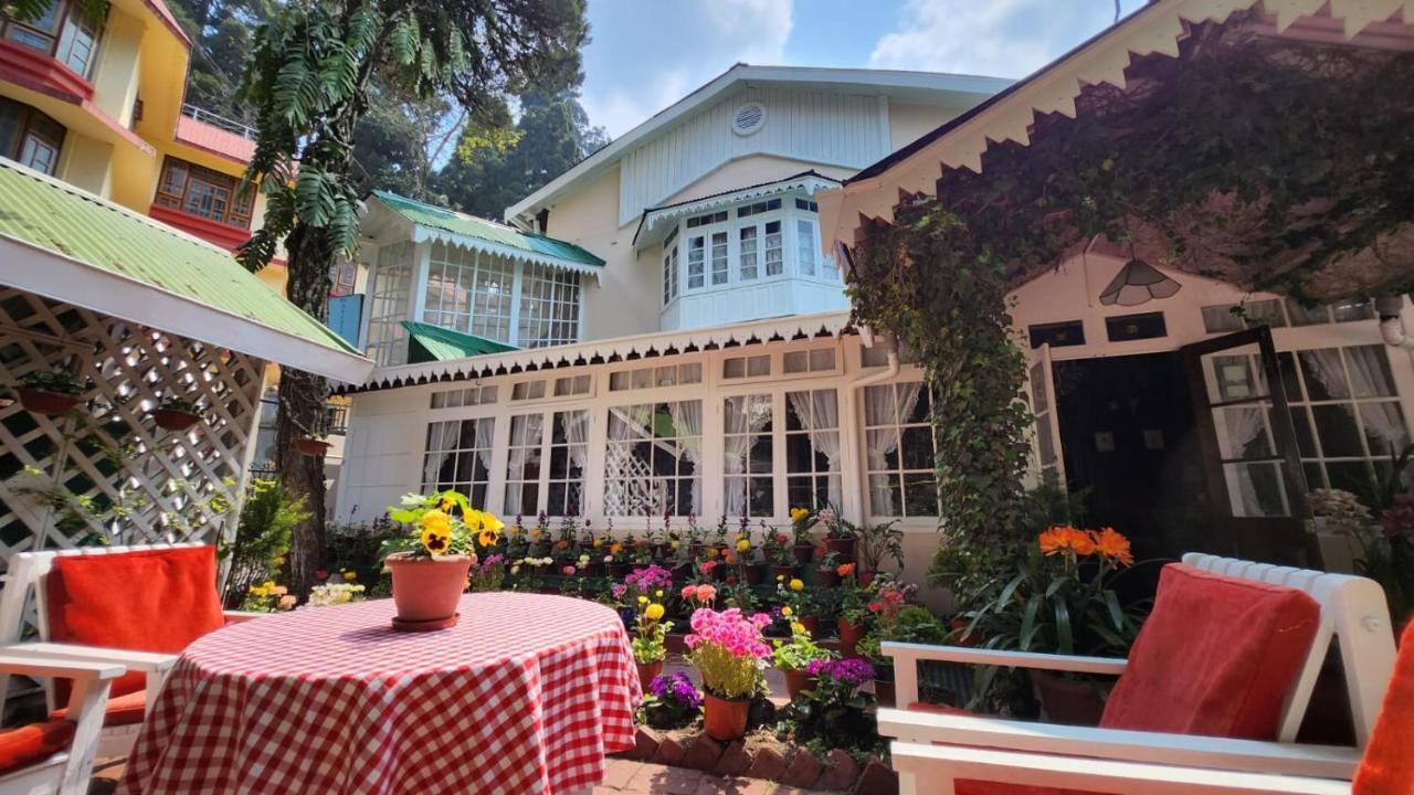 דרג'ילינג Ivanhoe Hotel מראה חיצוני תמונה