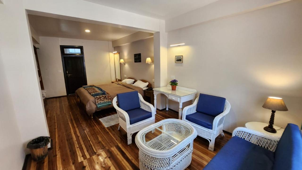 דרג'ילינג Ivanhoe Hotel מראה חיצוני תמונה