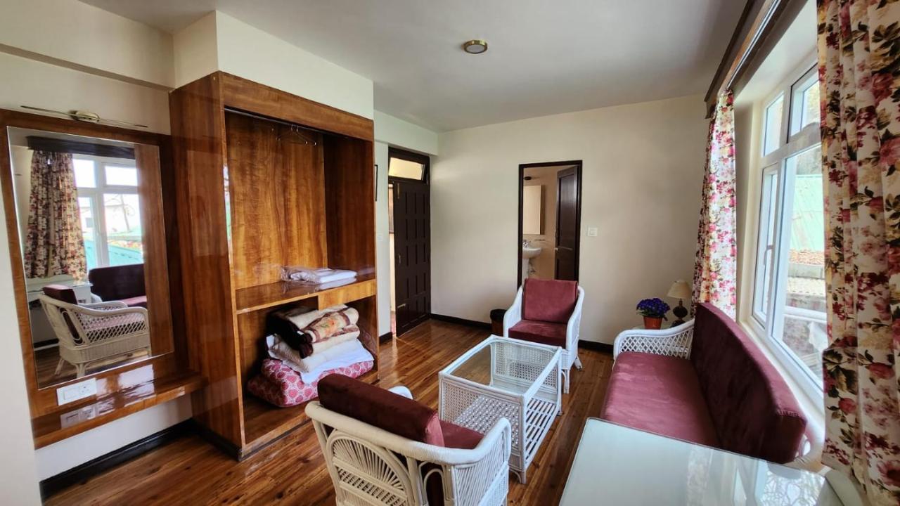 דרג'ילינג Ivanhoe Hotel מראה חיצוני תמונה